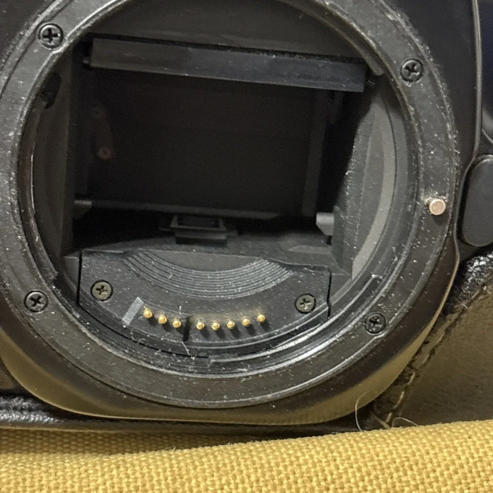Canon EOS 1000 QD SLR‎ 35mm Film Camera From JAPAN Tested Working With Extras